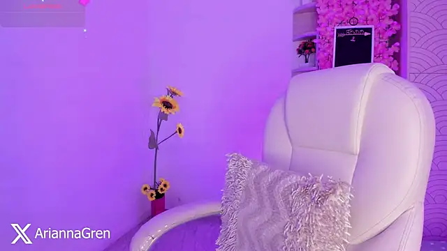 Snapshot of Arianna_Gren18 chatting on February 4, 1:39 pm Arianna Gren18 online show from February 4, 1:39 pm