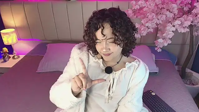  sarahRose online show from April 15, 3:35 am