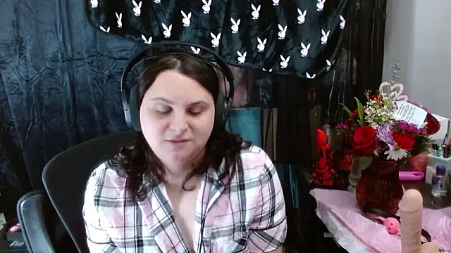 Snapshot of Salacious_Sage chatting on February 16, 10:06 pm Salacious Sage online show from February 16, 10:06 pm