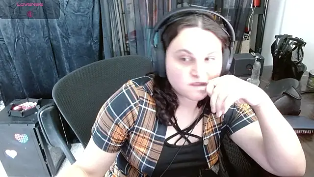 Snapshot of Salacious_Sage chatting on February 21, 10:00 pm Salacious Sage online show from February 21, 10:00 pm