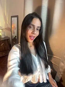 Snapshot of alisaa_jhons1 chatting on April 22, 2:14 am alisaa jhons1 online show from April 22, 2:14 am