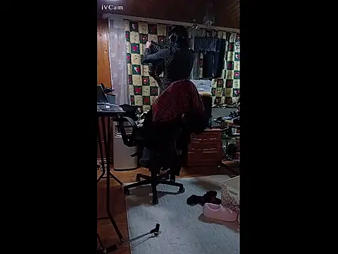 AgnesCross39 online show from December 17, 5:24 am