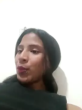 Snapshot of Stephanie1319 chatting on November 13, 10:30 pm Stephanie1319 online show from November 13, 10:30 pm