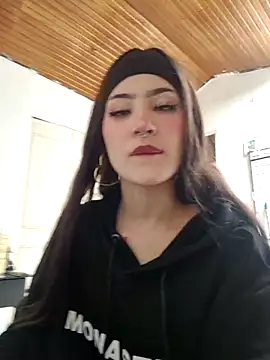 Celeste Moretti online show from November 25, 1:00 pm