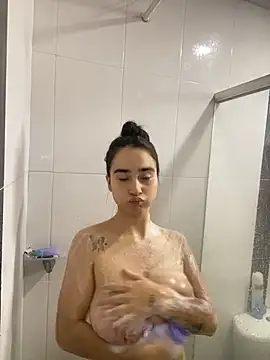 Snapshot of sara2123 chatting on November 6, 4:41 pm sara2123 online show from November 6, 4:41 pm