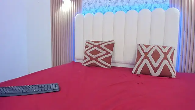 Snapshot of samiraa_haalem chatting on June 16, 12:24 am samiraa haalem online show from June 16, 12:24 am