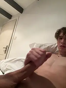 TeenNPlay online show from April 25, 1:25 pm