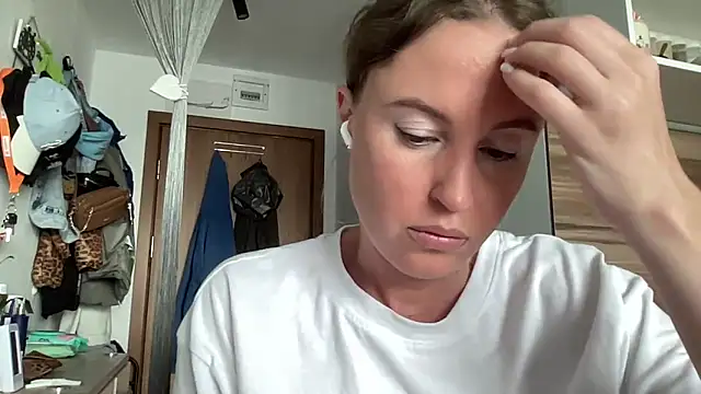 Ameli8 online show from May 21, 9:49 am