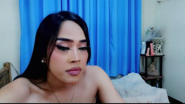 Snapshot of sweet_sophiaxx chatting on April 24, 12:24 am sweet sophiaxx online show from April 24, 12:24 am