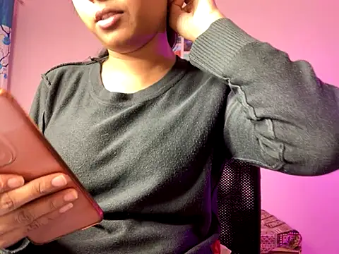 Suzanne 0 online show from November 18, 4:22 pm