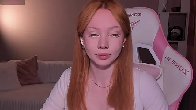 Elisahsthetics online show from July 12, 7:49 pm
