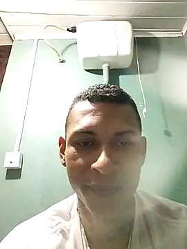 Snapshot of oPretin013 chatting on November 7, 4:01 am oPretin013 online show from November 7, 4:01 am