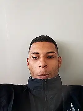 Snapshot of oPretin013 chatting on November 9, 4:16 pm oPretin013 online show from November 9, 4:16 pm