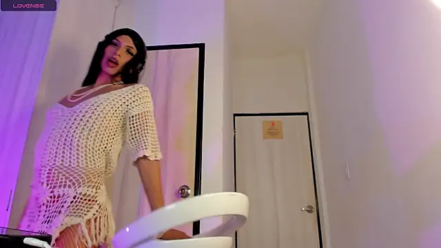 Dominique Rae online show from June 19, 6:29 am