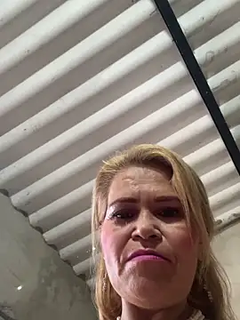 Snapshot of dirty_mother3 chatting on December 16, 3:17 pm dirty mother3 online show from December 16, 3:17 pm