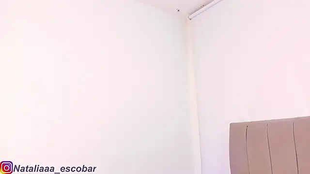Snapshot of Nataliaa___ chatting on May 7, 2:17 am Nataliaa online show from May 7, 2:17 am