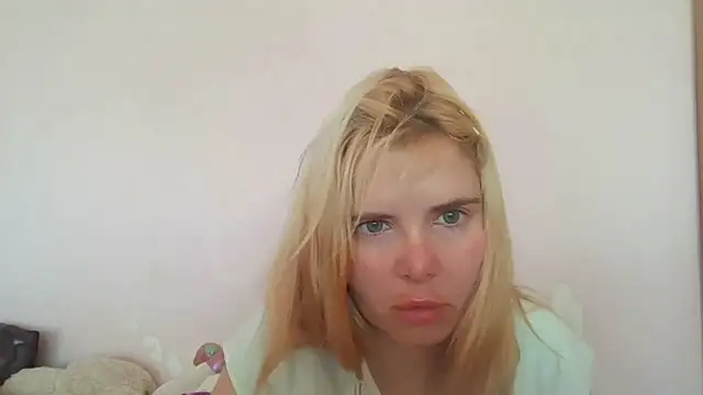 HornyElena online show from June 27, 8:08 am