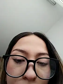 Snapshot of LuluuBerry chatting on December 20, 6:26 pm LuluuBerry online show from December 20, 6:26 pm