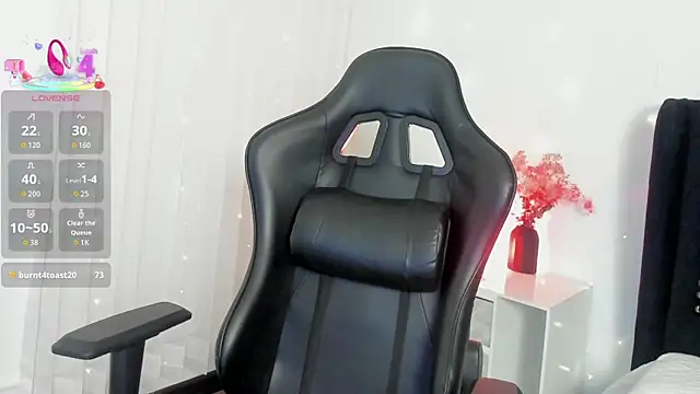 Snapshot of LuluuBerry chatting on January 15, 12:15 am LuluuBerry online show from January 15, 12:15 am