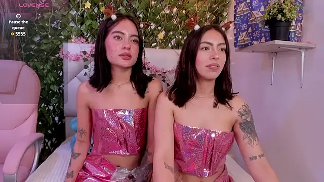 Eiimy Milleer  online show from December 20, 4:58 pm