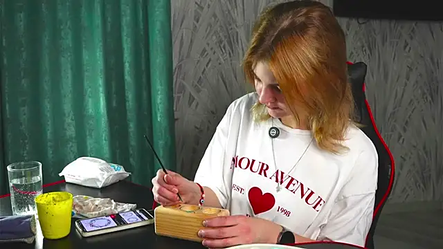 Snapshot of ManaBybel chatting on November 7, 10:04 am ManaBybel online show from November 7, 10:04 am