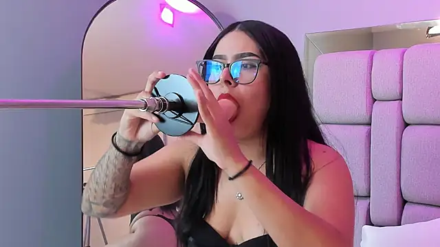 Amy whittee online show from November 27, 7:49 pm