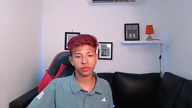 Snapshot of Tessachains_2_ chatting on November 5, 8:42 pm Tessachains 2 online show from November 5, 8:42 pm