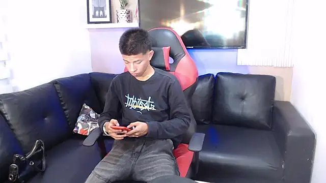 Tessachains 2  online show from January 8, 3:20 am