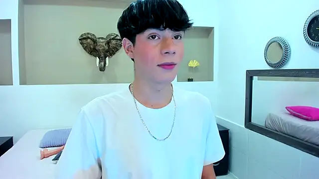 Snapshot of Isaac_Kurtt chatting on November 7, 8:31 pm Isaac Kurtt online show from November 7, 8:31 pm