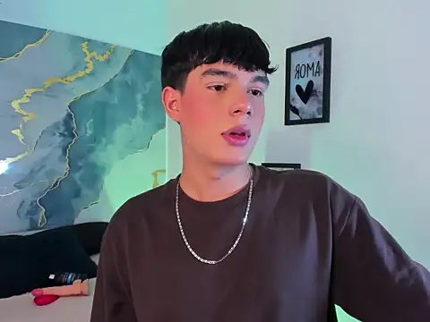 Isaac Kurtt online show from December 4, 7:55 pm