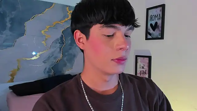 Isaac Kurtt online show from January 7, 7:49 pm