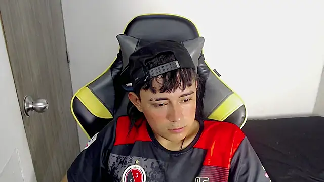 Tatann 18 online show from November 28, 8:44 pm