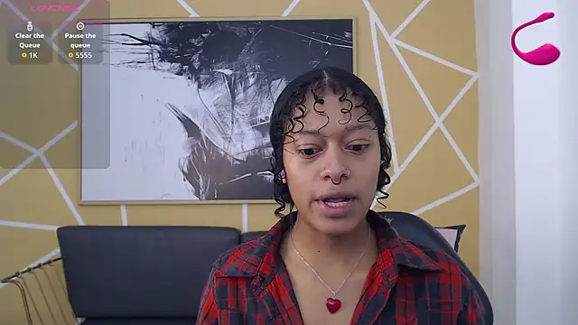 Agatha Amaya online show from November 12, 1:11 pm