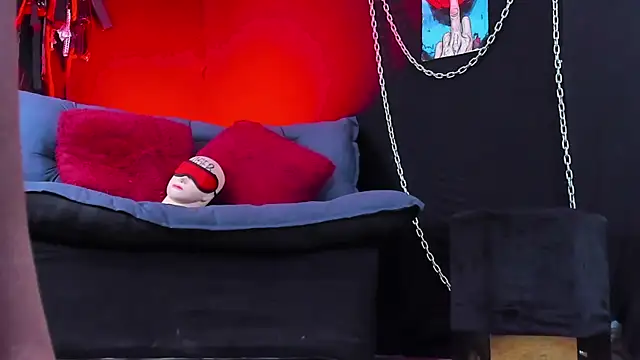 KatrinaStone online show from April 2, 10:07 pm