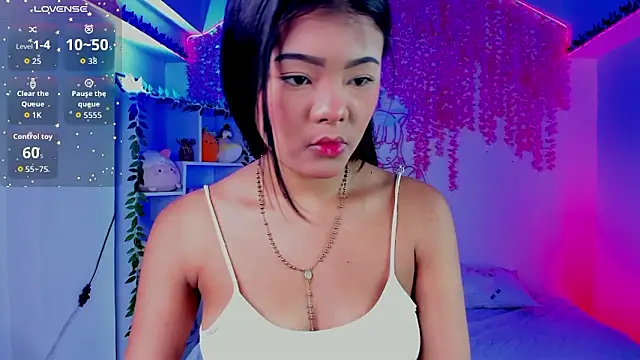 Snapshot of _hanna_sky chatting on February 11, 6:24 pm hanna sky online show from February 11, 6:24 pm