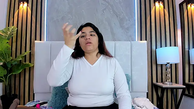 Carlotta de velour online show from January 10, 2:35 am