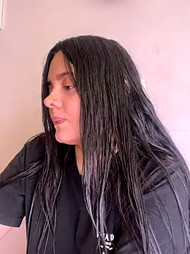 candicewest  online show from December 14, 4:12 pm