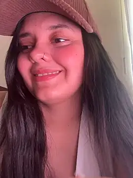 candicewest  online show from April 16, 5:25 pm