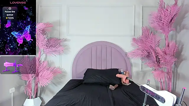 Snapshot of Tamaramilleer chatting on February 8, 3:54 am Tamaramilleer online show from February 8, 3:54 am