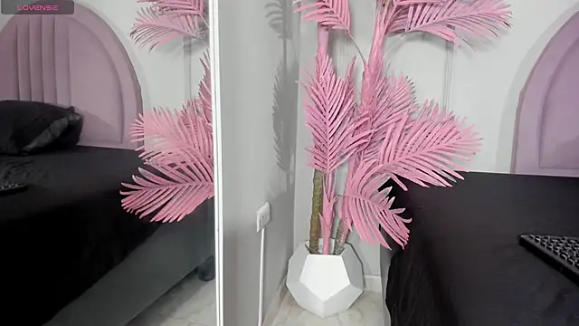 Snapshot of Tamaramilleer chatting on February 16, 4:30 am Tamaramilleer online show from February 16, 4:30 am