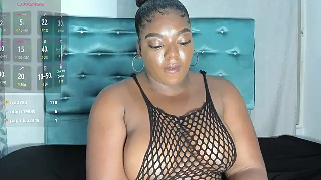 Snapshot of Tamaramilleer chatting on February 27, 6:02 am Tamaramilleer online show from February 27, 6:02 am