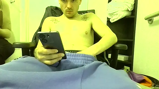 XninoXlokoX9977 online show from February 16, 7:37 am