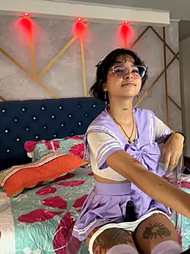  vaiolet owo online show from November 30, 5:39 pm