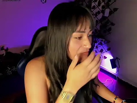 Dhany Naugthy  online show from November 10, 7:57 pm