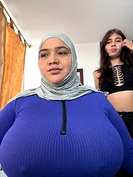Snapshot of sweetmuslim01 chatting on October 20, 3:56 pm sweetmuslim01 online show from October 20, 3:56 pm