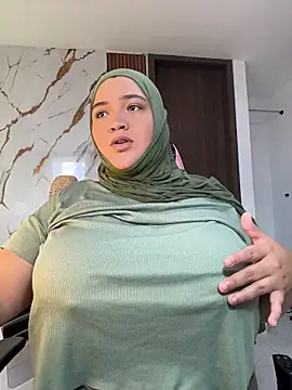 Snapshot of sweetmuslim01 chatting on April 21, 9:50 pm sweetmuslim01 online show from April 21, 9:50 pm
