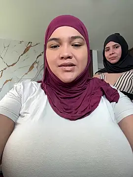 Snapshot of sweetmuslim01 chatting on May 9, 3:50 pm sweetmuslim01 online show from May 9, 3:50 pm