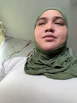 Snapshot of sweetmuslim01 chatting on May 30, 8:39 pm sweetmuslim01 online show from May 30, 8:39 pm