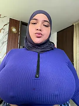 Snapshot of sweetmuslim01 chatting on June 16, 5:59 pm sweetmuslim01 online show from June 16, 5:59 pm