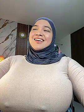 Snapshot of sweetmuslim01 chatting on June 21, 12:46 am sweetmuslim01 online show from June 21, 12:46 am